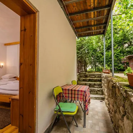 Toni's Guest house 3*