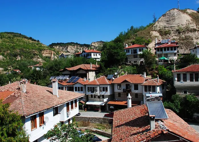 Toni's Guest house 3*