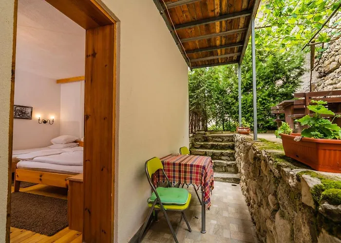 Toni's Guest house 3*