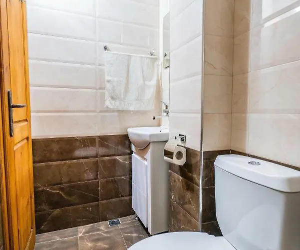 Toni's Guest house 3*