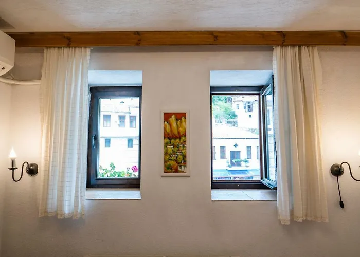 Toni's Guest house 3*