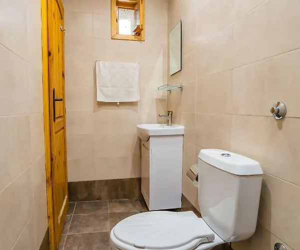 Toni's Guest house 3*